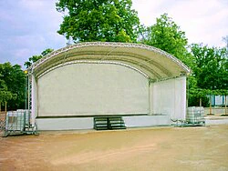 Rundbogendach mit 3-seitiger Plane