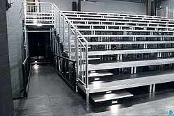 Retractable mobile grandstand