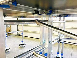 Bracing under a rolling platform