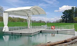 Schwimmende Außenbühne