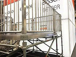 Bühnenpodest auf Gerüstunterbau