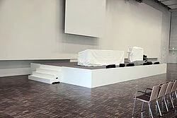 Bühnenpodeste Standard mit Vollverkleidung