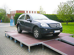 Autobühne mit Rampe
