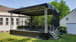 Stage trailer