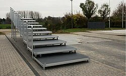Mobile Teleskoptribüne im ausgefahrenen Zustand