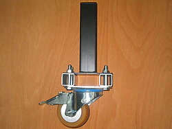 Rollriser for a rollable stage