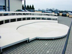 Außenbühne mit Radius