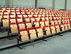 Klappbare Theatersessel