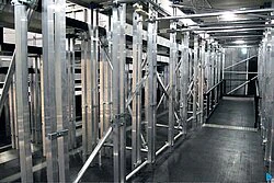 Retractable mobile grandstand