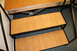 Treppe an Scherenpodesten