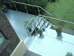 Alutreppe mit Riffelblech für den Außeneinsatz