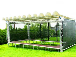 Wellendach mit 3-seitiger Netzbespannung