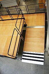 Kurze Rampe mit Auffahrkeil